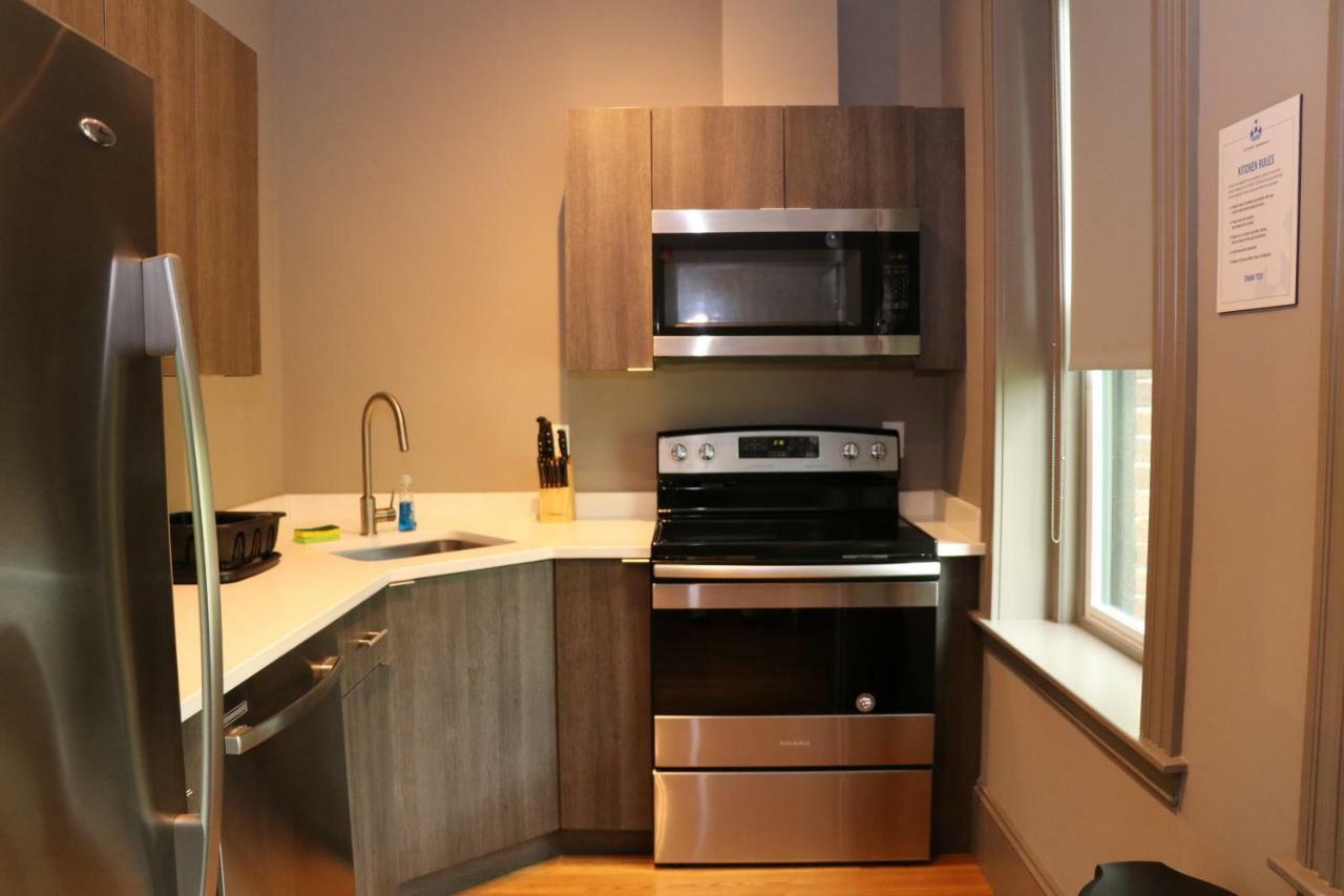 Apartment A Stylish W/ A Queen Bed, Heated Floors.. #26