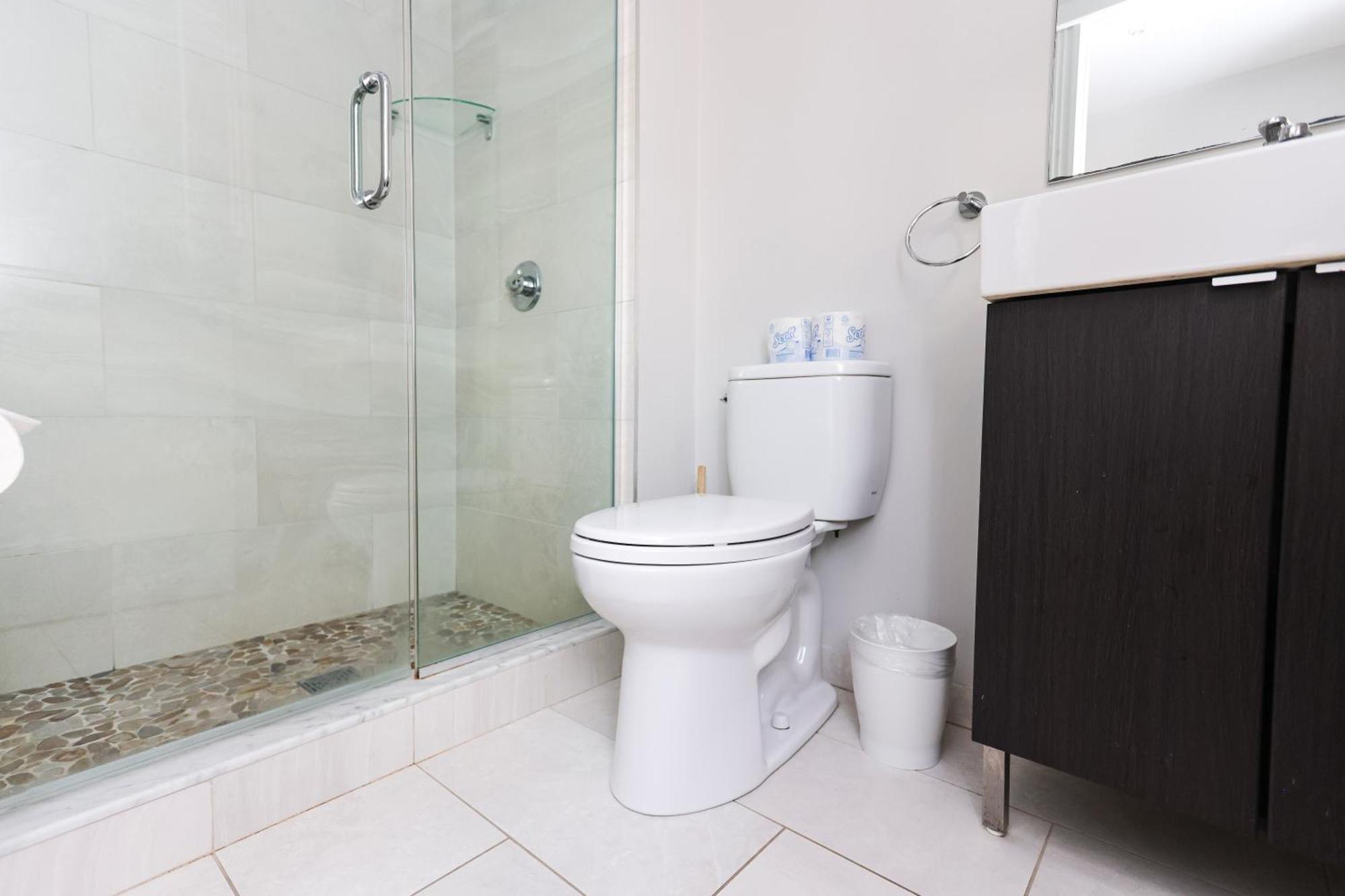 Apartamento A Stylish W/ A Queen Bed, Heated Floors.. #26